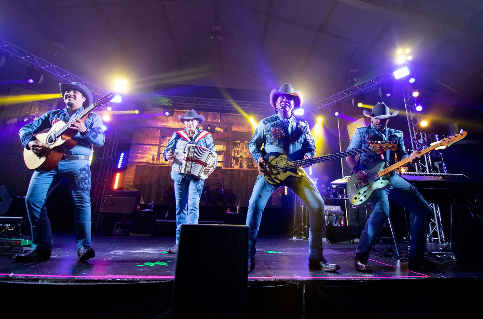 Bronco in concert